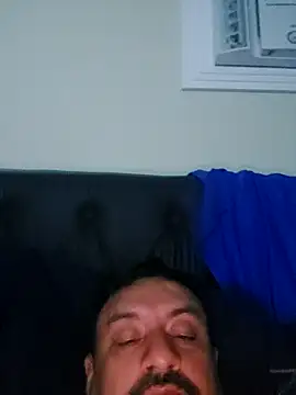 Snapshot of andrerj22 chatting on October 9, 2025, 5:52 am andrerj22 online show from October 9, 2025, 5:52 am