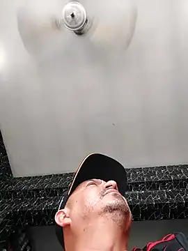 Snapshot of andrerj22 chatting on October 29, 2025, 4:28 pm andrerj22 online show from October 29, 2025, 4:28 pm