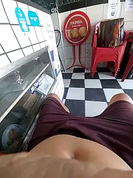 Snapshot of andrerj22 chatting on November 13, 2025, 5:17 pm andrerj22 online show from November 13, 2025, 5:17 pm