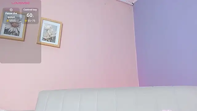 Snapshot of lourdes_moon22 chatting on October 10, 2025, 1:12 pm lourdes moon22 online show from October 10, 2025, 1:12 pm