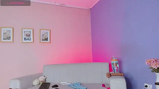 Snapshot of lourdes_moon22 chatting on October 16, 2025, 1:08 pm lourdes moon22 online show from October 16, 2025, 1:08 pm