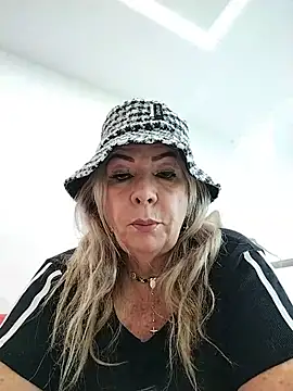 Snapshot of _SARAI_DUPONT chatting on July 30, 2026, 2:38 pm SARAI DUPONT online show from July 30, 2026, 2:38 pm
