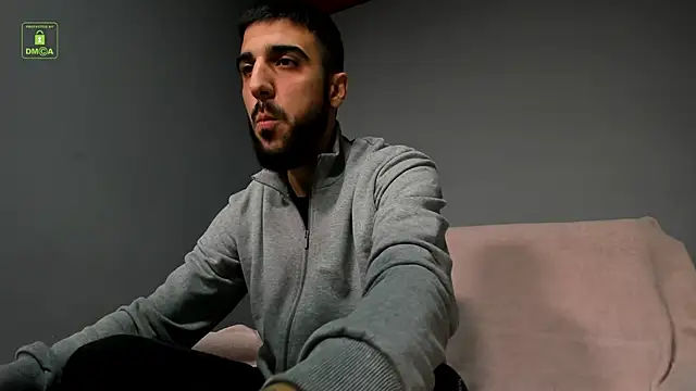 Snapshot of Zeyn_Edwards chatting on October 21, 2025, 5:07 am Zeyn Edwards online show from October 21, 2025, 5:07 am