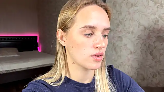 ElisabetLorney online show from October 21, 2025, 7:52 am