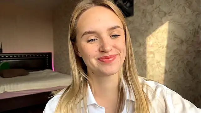 ElisabetLorney online show from October 11, 2025, 8:04 am