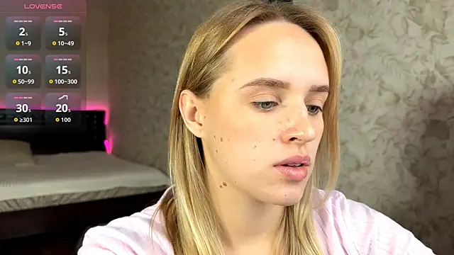 ElisabetLorney online show from October 20, 2025, 8:15 am