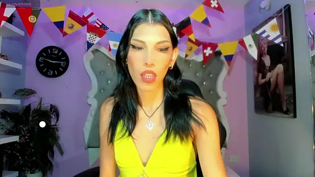 Snapshot of Honey_Moontsts chatting on June 11, 2026, 12:24 pm Honey Moontsts online show from June 11, 2026, 12:24 pm