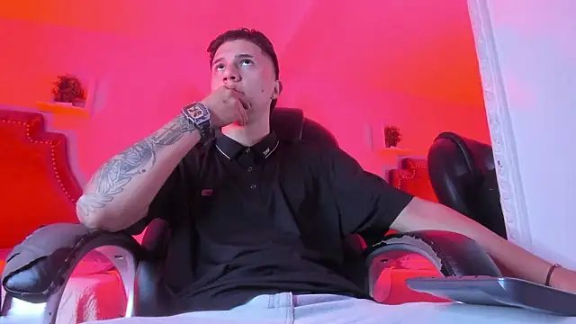 liaamsmiith  online show from March 14, 2026, 1:06 pm