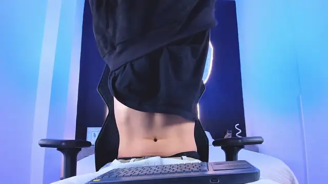 Snapshot of liaamsmiith_ chatting on November 14, 2025, 12:20 pm liaamsmiith online show from November 14, 2025, 12:20 pm