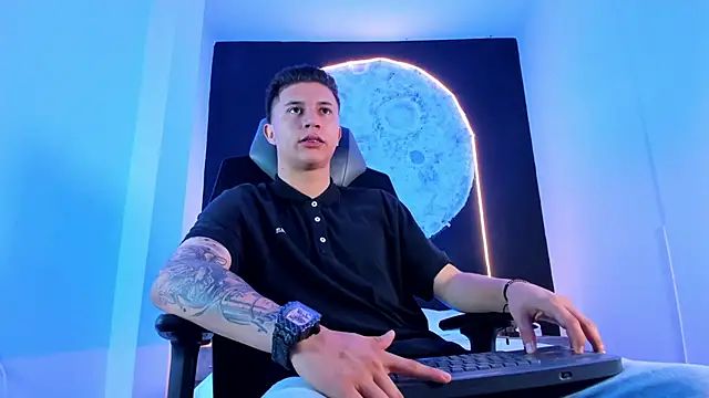 Snapshot of liaamsmiith_ chatting on November 7, 2025, 11:59 am liaamsmiith online show from November 7, 2025, 11:59 am