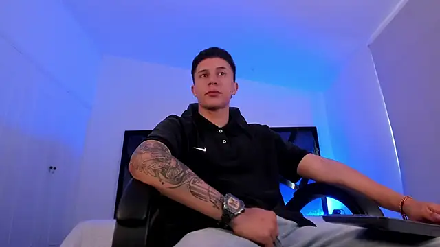 Snapshot of liaamsmiith_ chatting on December 5, 2025, 12:15 pm liaamsmiith online show from December 5, 2025, 12:15 pm