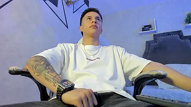 Snapshot of liaamsmiith_ chatting on November 23, 2025, 12:48 pm liaamsmiith online show from November 23, 2025, 12:48 pm