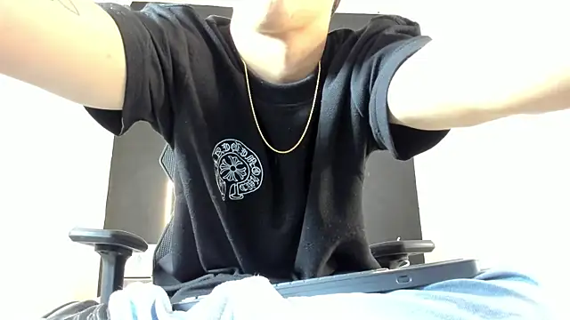 Snapshot of liaamsmiith_ chatting on October 24, 2025, 12:26 pm liaamsmiith online show from October 24, 2025, 12:26 pm