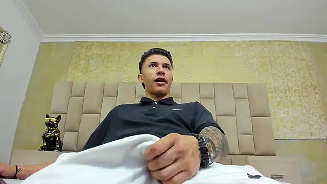 Snapshot of liaamsmiith_ chatting on November 16, 2025, 12:21 pm liaamsmiith online show from November 16, 2025, 12:21 pm