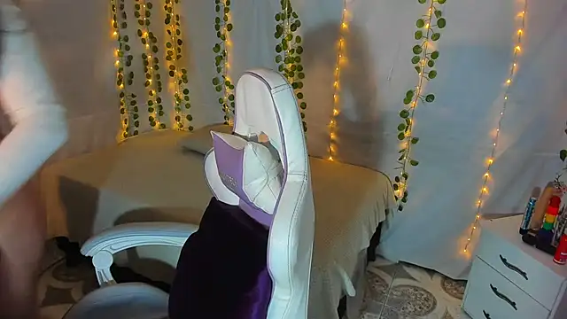 Snapshot of Zulema_R1 chatting on November 7, 2025, 4:28 am Zulema R1 online show from November 7, 2025, 4:28 am