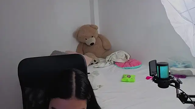 valerihouse online show from March 20, 2026, 1:28 am