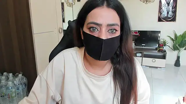 Snapshot of Missbrown24 chatting on October 1, 2025, 11:03 am Missbrown24 online show from October 1, 2025, 11:03 am