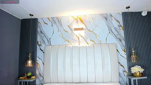 Snapshot of AariaLove chatting on November 13, 2025, 5:06 pm AariaLove online show from November 13, 2025, 5:06 pm