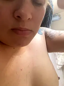 bruna438 online show from October 11, 2025, 1:01 pm