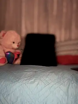 AmyRoss 1 online show from October 15, 2025, 6:05 pm