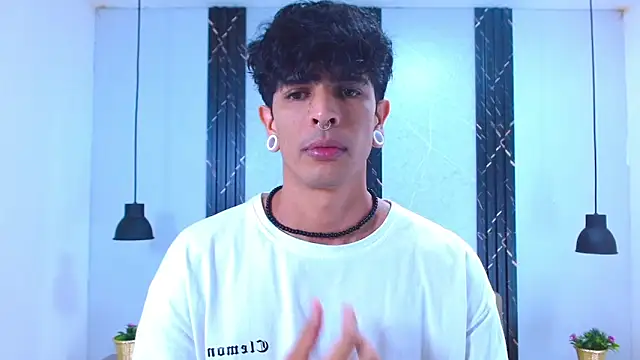 Snapshot of Franvill_Trato chatting on November 8, 2025, 7:17 pm Franvill Trato online show from November 8, 2025, 7:17 pm