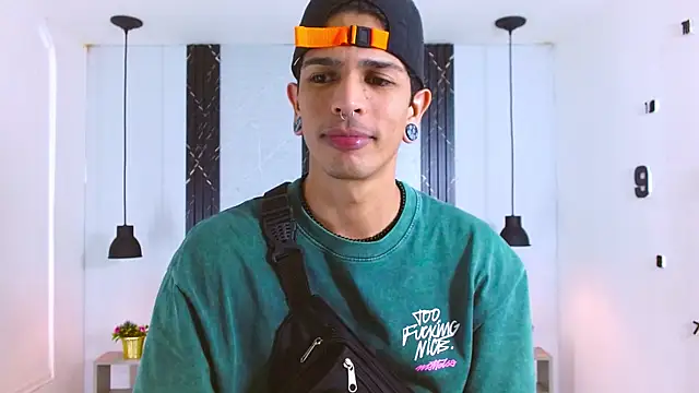 Snapshot of Franvill_Trato chatting on November 12, 2025, 7:18 pm Franvill Trato online show from November 12, 2025, 7:18 pm