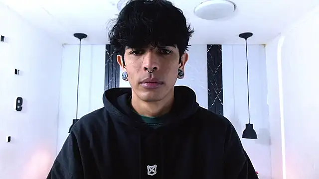 Snapshot of Franvill_Trato chatting on December 2, 2025, 7:04 pm Franvill Trato online show from December 2, 2025, 7:04 pm