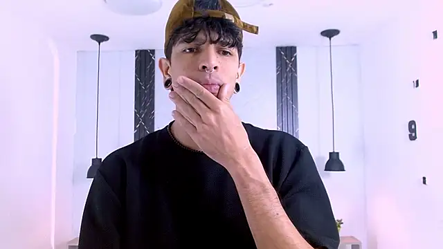 Snapshot of Franvill_Trato chatting on November 2, 2025, 4:01 pm Franvill Trato online show from November 2, 2025, 4:01 pm