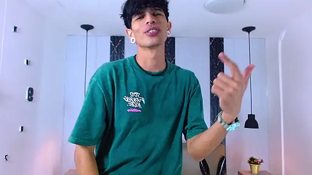 Snapshot of Franvill_Trato chatting on November 1, 2025, 6:46 pm Franvill Trato online show from November 1, 2025, 6:46 pm