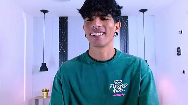 Snapshot of Franvill_Trato chatting on October 30, 2025, 7:11 pm Franvill Trato online show from October 30, 2025, 7:11 pm