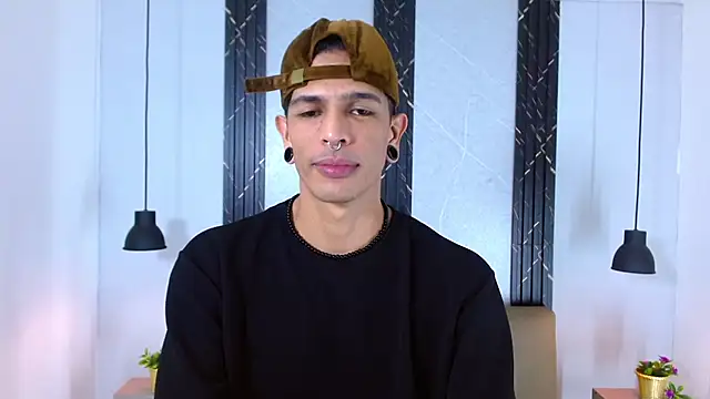 Snapshot of Franvill_Trato chatting on October 15, 2025, 7:00 pm Franvill Trato online show from October 15, 2025, 7:00 pm