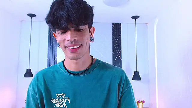 Snapshot of Franvill_Trato chatting on November 8, 2025, 12:47 am Franvill Trato online show from November 8, 2025, 12:47 am