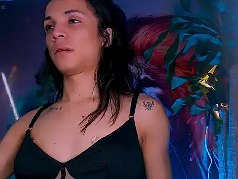 Snapshot of Cristal_Gem1 chatting on October 28, 2025, 4:35 am Cristal Gem1 online show from October 28, 2025, 4:35 am