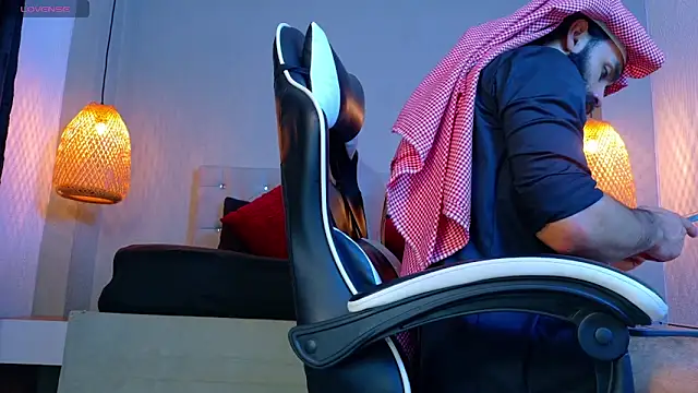 Snapshot of Thaiel_Fosteer chatting on October 23, 2025, 4:33 am Thaiel Fosteer online show from October 23, 2025, 4:33 am