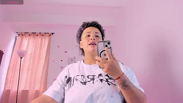 LiaaMoretzz online show from February 17, 2026, 7:33 pm