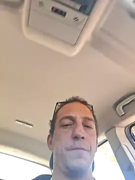 Snapshot of strangerwild chatting on September 18, 2025, 12:19 pm strangerwild online show from September 18, 2025, 12:19 pm