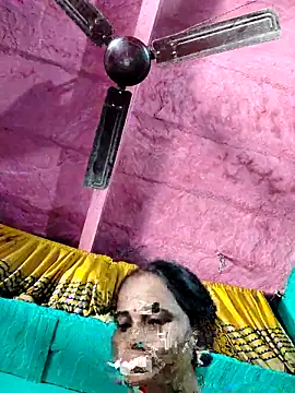 Snapshot of Pooja750 chatting on October 19, 2025, 5:21 am Pooja750 online show from October 19, 2025, 5:21 am