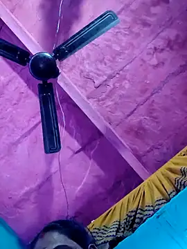 Snapshot of Pooja750 chatting on October 19, 2025, 10:12 pm Pooja750 online show from October 19, 2025, 10:12 pm