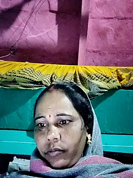 Snapshot of Pooja750 chatting on November 7, 2025, 1:10 am Pooja750 online show from November 7, 2025, 1:10 am