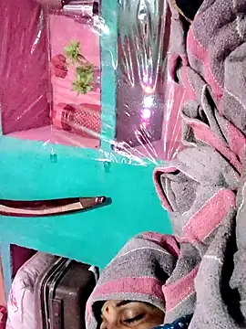 Snapshot of Pooja750 chatting on October 28, 2025, 6:29 pm Pooja750 online show from October 28, 2025, 6:29 pm