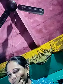 Snapshot of Pooja750 chatting on October 31, 2025, 3:08 pm Pooja750 online show from October 31, 2025, 3:08 pm