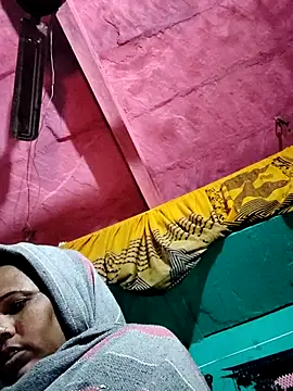 Snapshot of Pooja750 chatting on November 10, 2025, 12:04 am Pooja750 online show from November 10, 2025, 12:04 am