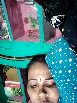 Snapshot of Pooja750 chatting on December 5, 2025, 2:37 pm Pooja750 online show from December 5, 2025, 2:37 pm