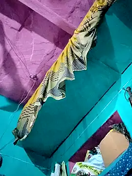 Snapshot of Pooja750 chatting on December 14, 2025, 8:31 am Pooja750 online show from December 14, 2025, 8:31 am