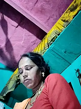 Snapshot of Pooja750 chatting on October 17, 2025, 10:55 pm Pooja750 online show from October 17, 2025, 10:55 pm