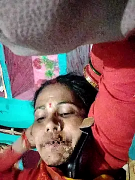 Snapshot of Pooja750 chatting on December 1, 2025, 9:32 am Pooja750 online show from December 1, 2025, 9:32 am