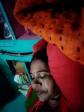 Snapshot of Pooja750 chatting on December 3, 2025, 6:03 am Pooja750 online show from December 3, 2025, 6:03 am