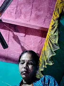 Snapshot of Pooja750 chatting on December 2, 2025, 5:58 pm Pooja750 online show from December 2, 2025, 5:58 pm