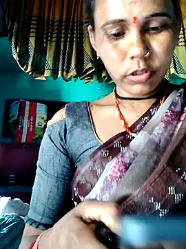 Snapshot of Pooja750 chatting on April 4, 2026, 7:59 am Pooja750 online show from April 4, 2026, 7:59 am