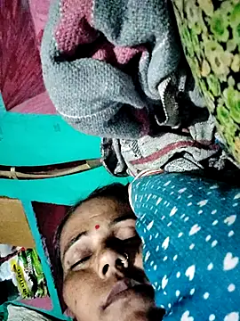 Snapshot of Pooja750 chatting on November 13, 2025, 6:45 pm Pooja750 online show from November 13, 2025, 6:45 pm